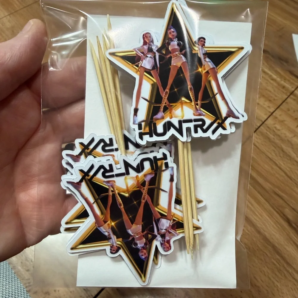 Star golden Huntrix Party Cupcake Toppers